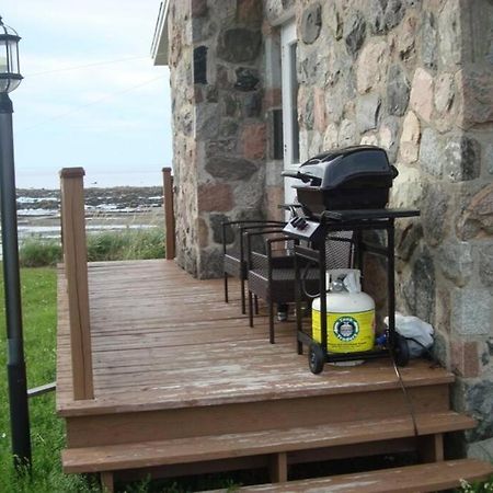 Le Petit Chalet De Pierres Сент-Люс-сюр-Мер Экстерьер фото