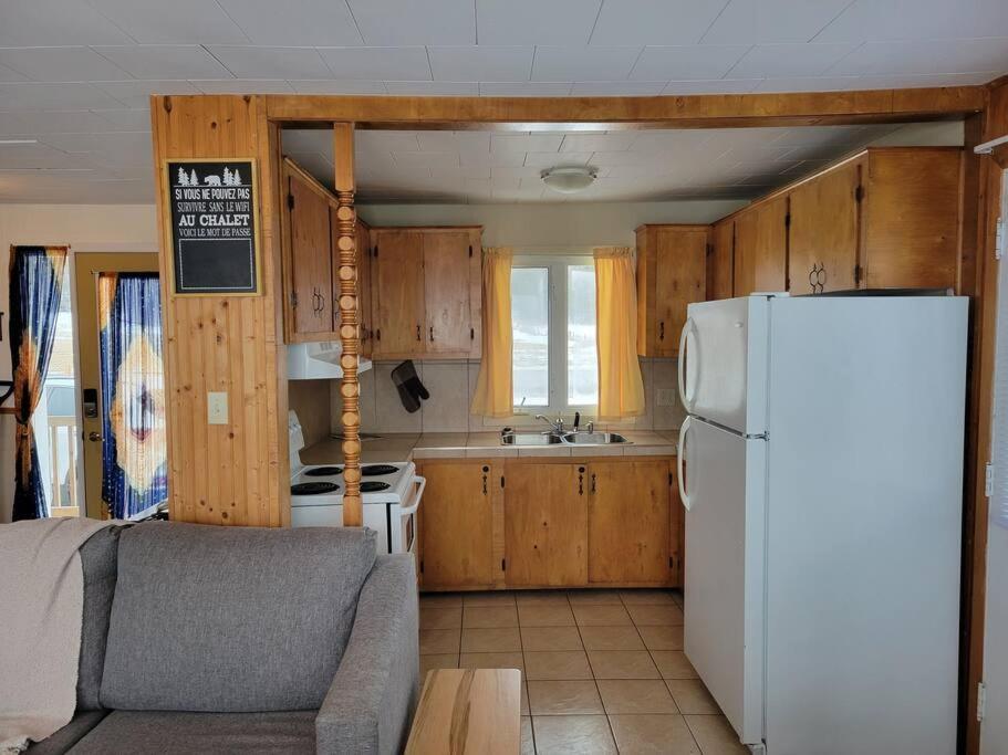 Le Petit Chalet De Pierres Сент-Люс-сюр-Мер Экстерьер фото